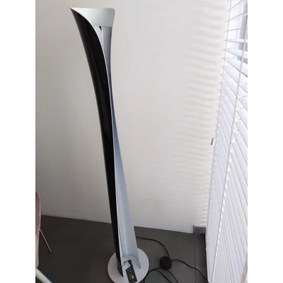 CADMO Lampa podłogowa ekspozycyjna czarna