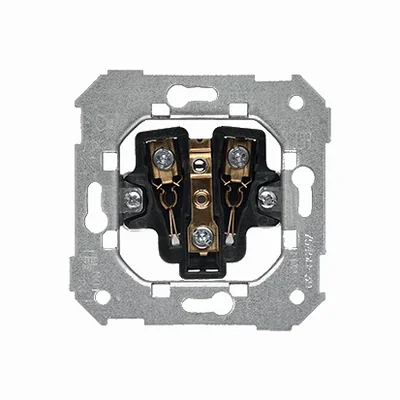 Gniazdo wtyczkowe z uziemieniem 250V