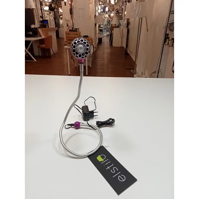 Lampa biurkowa różowa