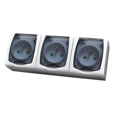 MADERA Gniazdo potrójne z uziemieniem, z przesłonami torów prądowych, wieczko przeźroczyste, biały