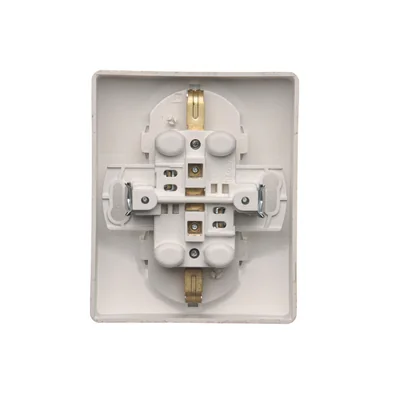 SIMON BASIC Gniazdo wtyczkowe z uziemieniem Schuko podwójne srebrny mat