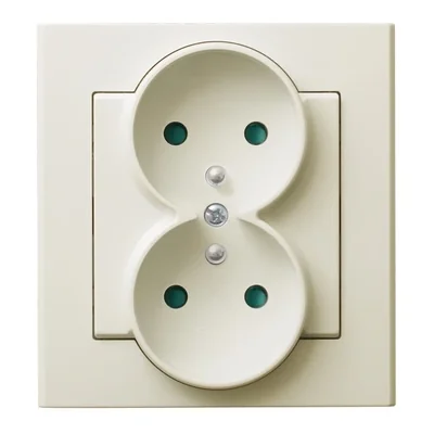 SONATA Gniazdo podwójne z uziemieniem z przesłonami torów prądowych écru